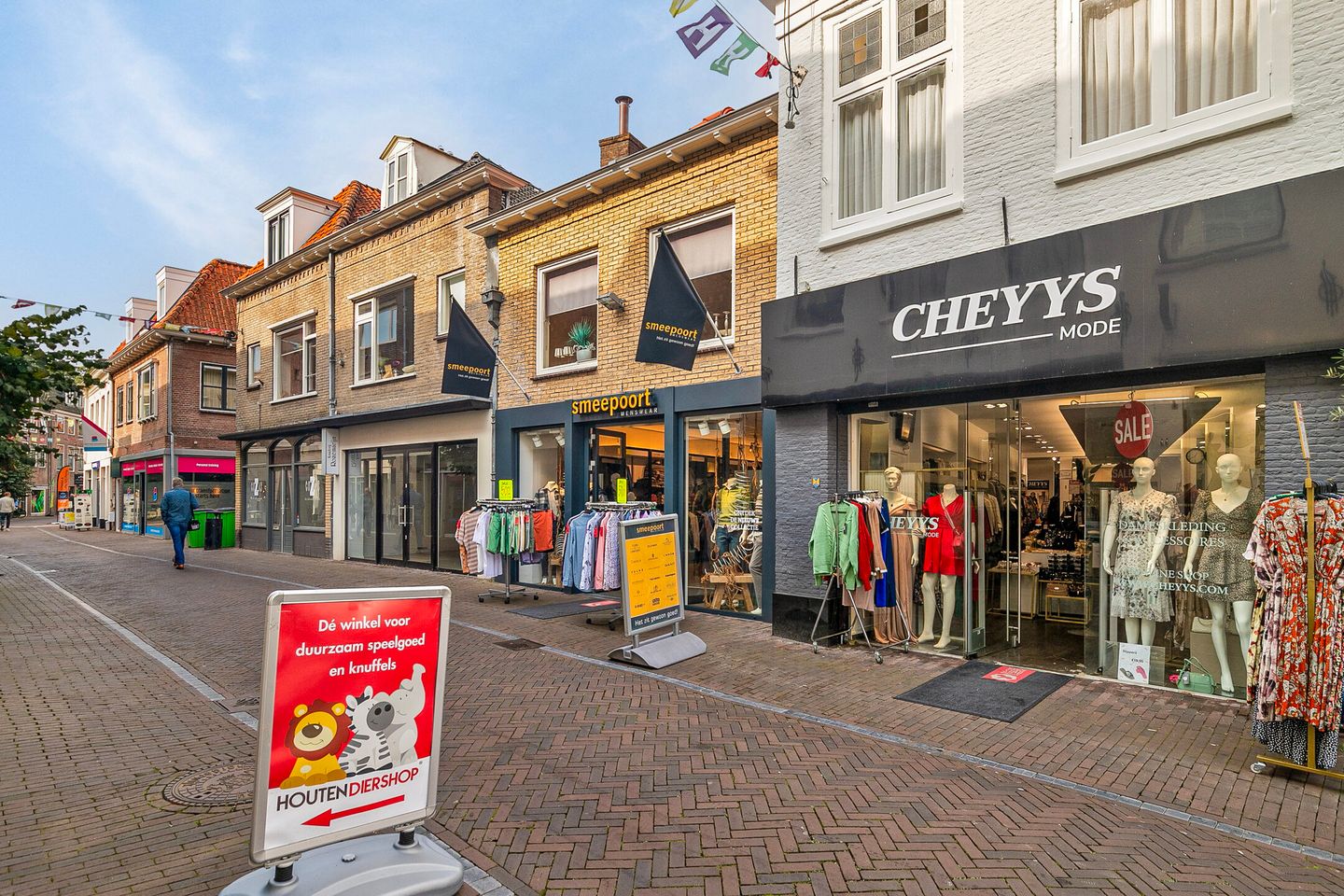View photo 1 of Donkerstraat 21
