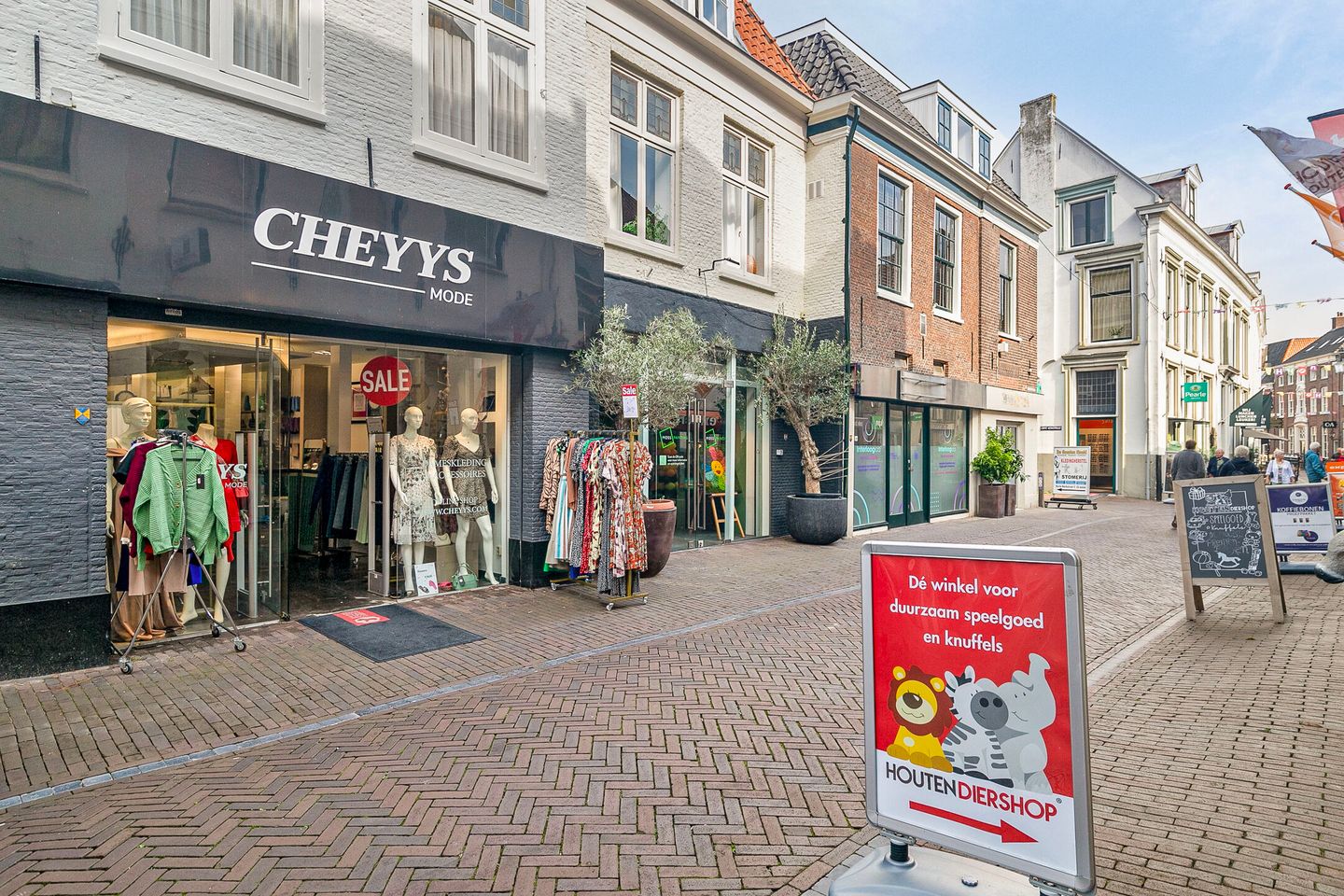 View photo 3 of Donkerstraat 21