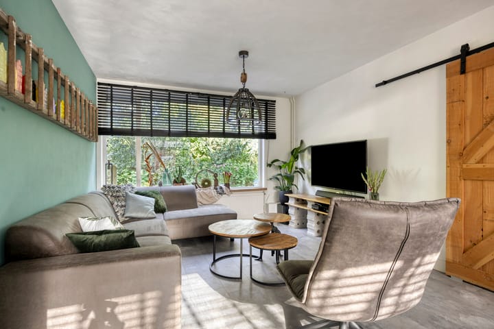 Foto 2 van Burg van Leentstraat 54