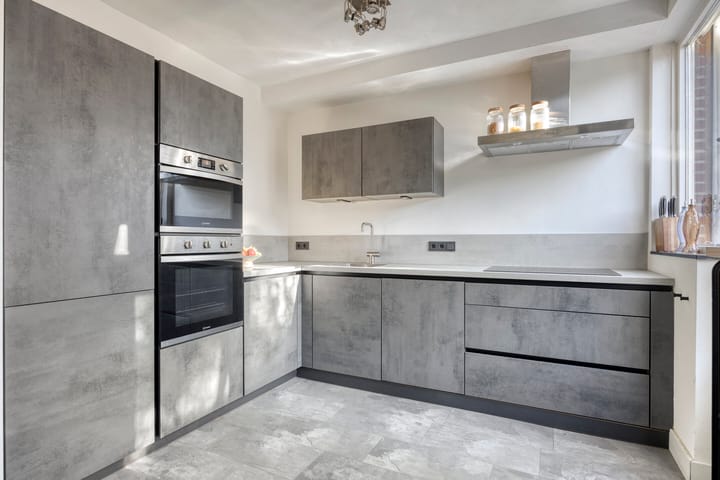 Foto 3 van Burg van Leentstraat 54