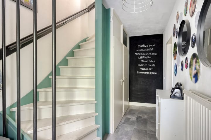 Foto 10 van Burg van Leentstraat 54