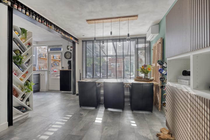 Foto 18 van Burg van Leentstraat 54