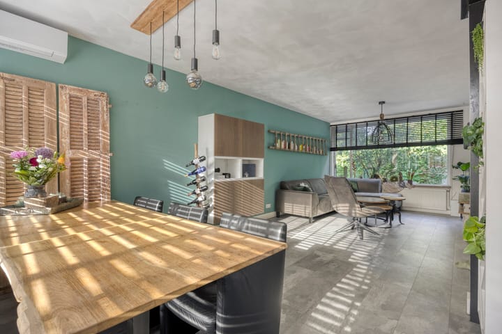 Foto 21 van Burg van Leentstraat 54