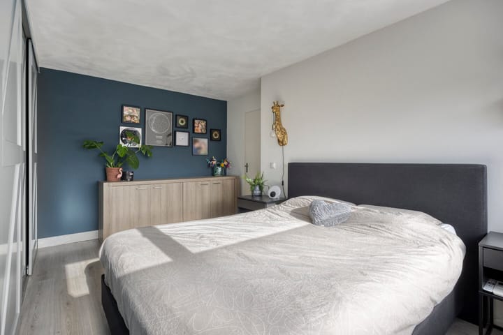 Foto 33 van Burg van Leentstraat 54