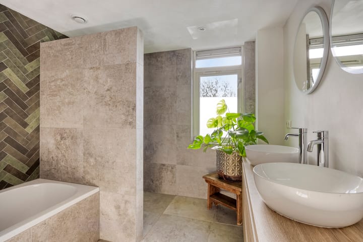 Foto 34 van Burg van Leentstraat 54