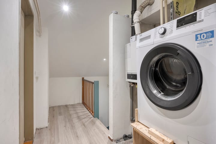 Foto 40 van Burg van Leentstraat 54