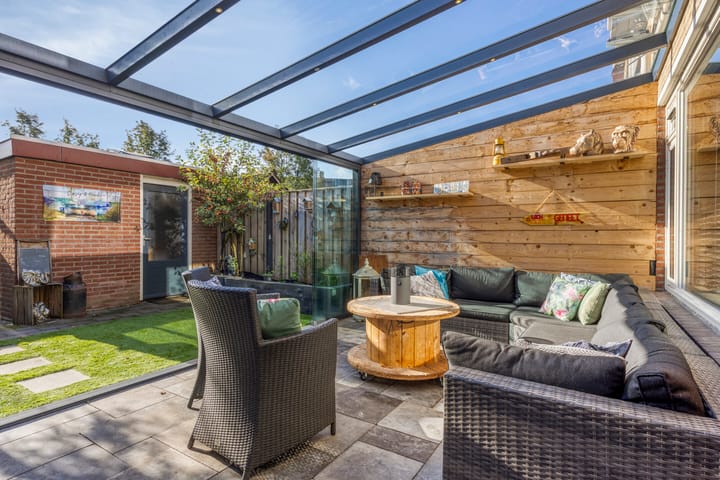 Foto 43 van Burg van Leentstraat 54