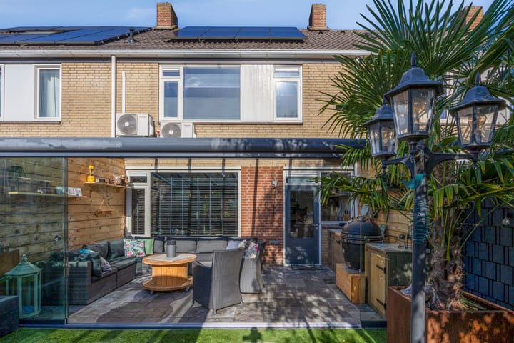 Foto 47 van Burg van Leentstraat 54