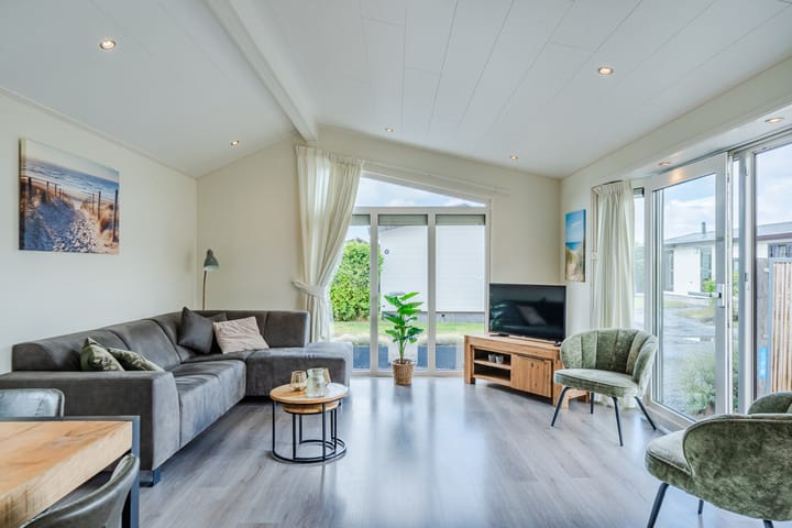 Photo 3 of Driehuizerweg 8-236