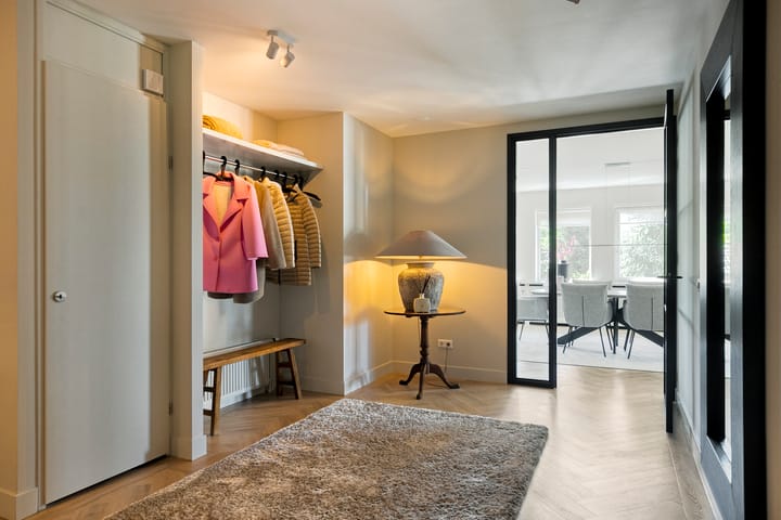 Photo 5 of Amphion 102