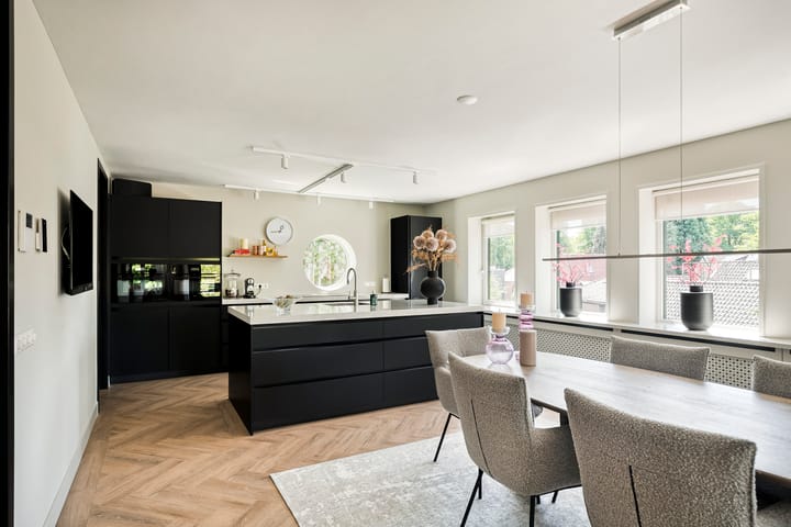 Photo 9 of Amphion 102