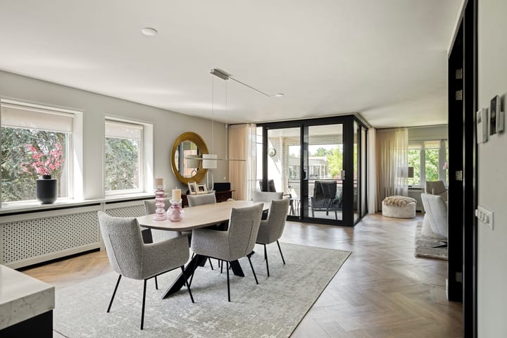 Photo 17 of Amphion 102