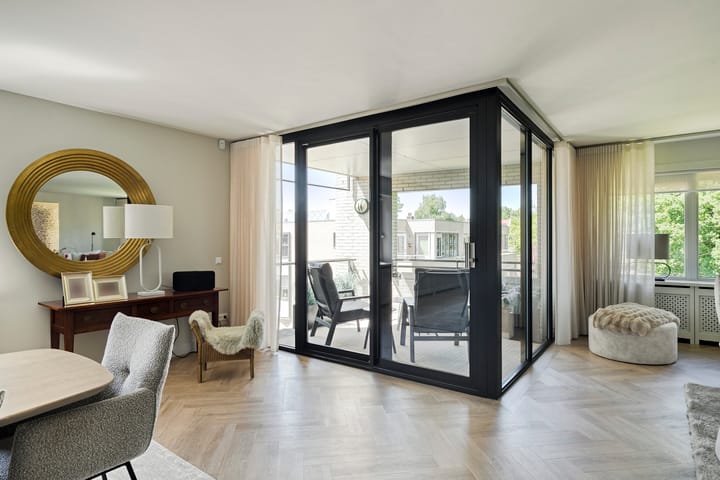 Photo 22 of Amphion 102