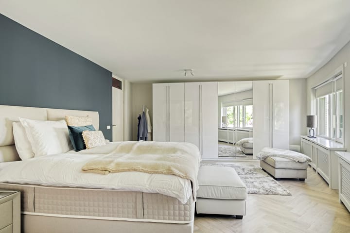 Photo 27 of Amphion 102