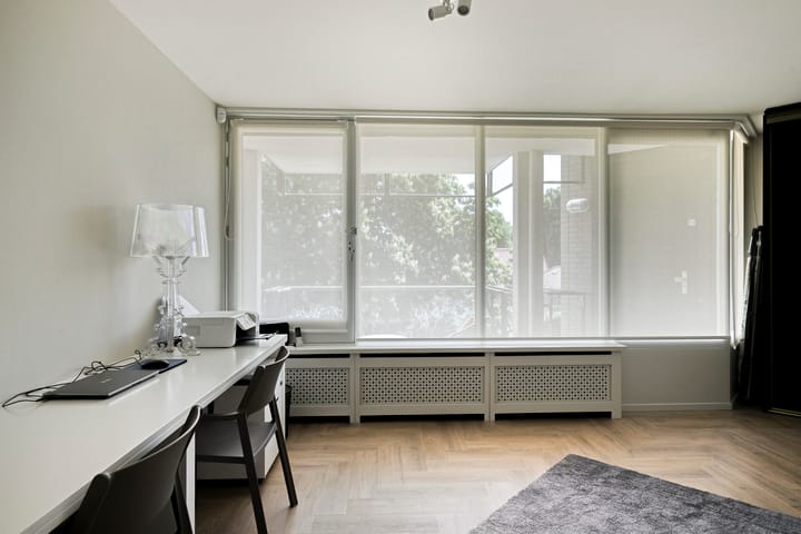 Photo 32 of Amphion 102