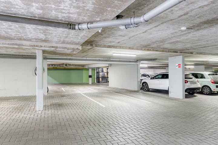 Photo 35 of Amphion 102