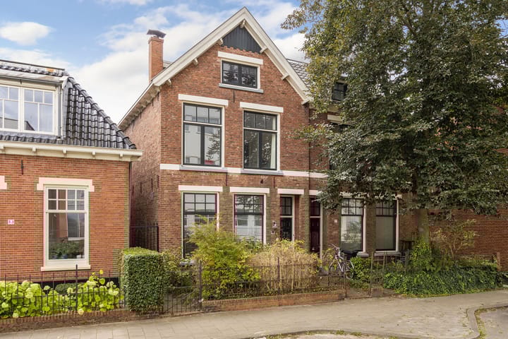 Photo 5 of Emmastraat 55