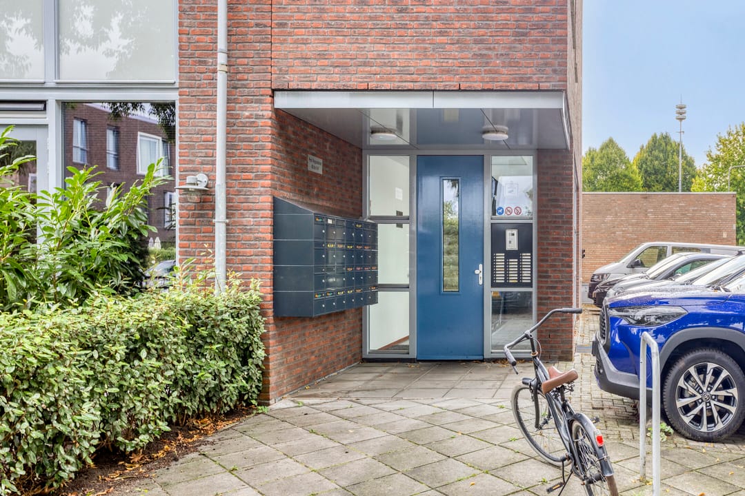 Photo 8 of Professor Regoutstraat 72