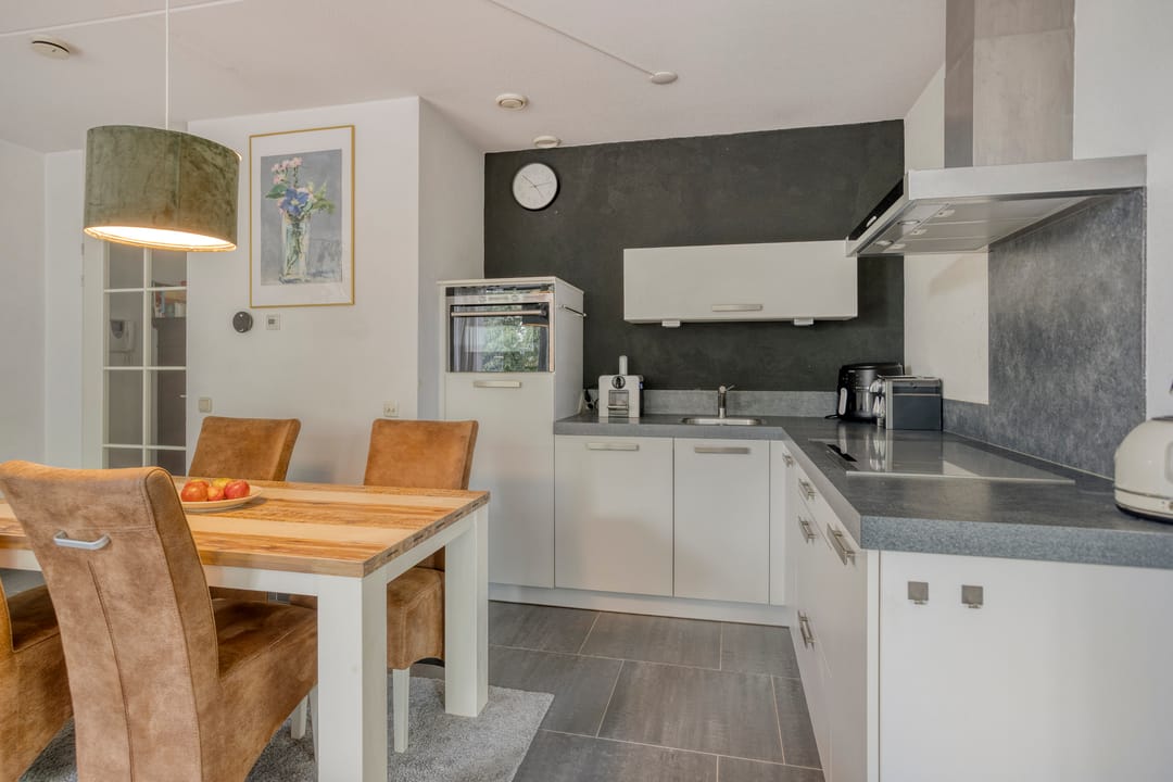 Photo 13 of Professor Regoutstraat 72