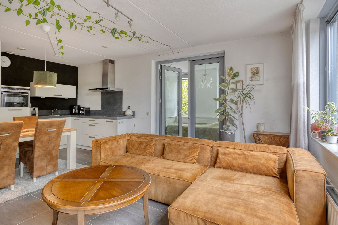 Photo 14 of Professor Regoutstraat 72