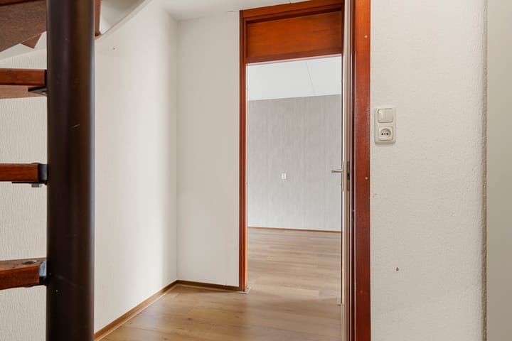 Photo 11 of Boterbloem 49