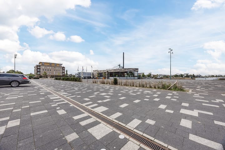 Photo 33 of Walstro 41