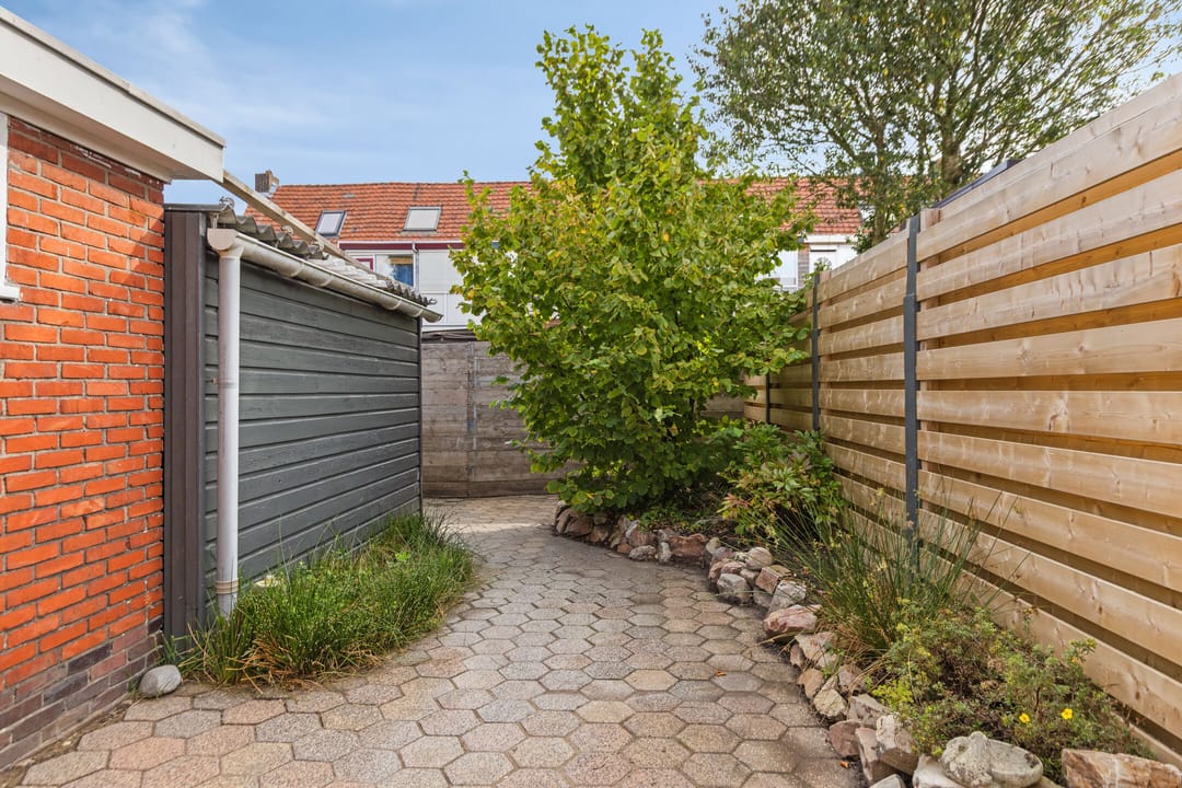 Photo 23 of d'Hondecoeterstraat 58