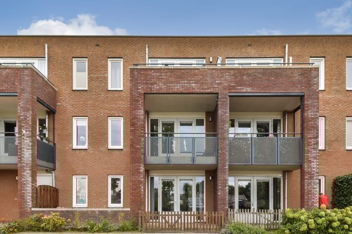 Photo 1 of B.G.J. Berntzenstraat 13