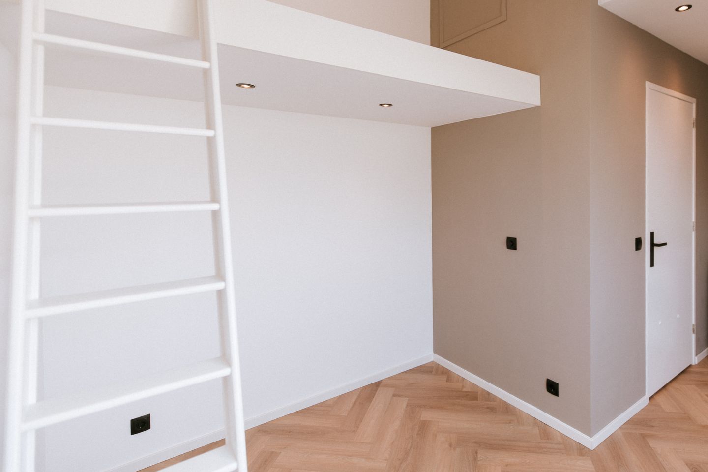 Foto 34 van Elizabeth Adriaansestraat 15