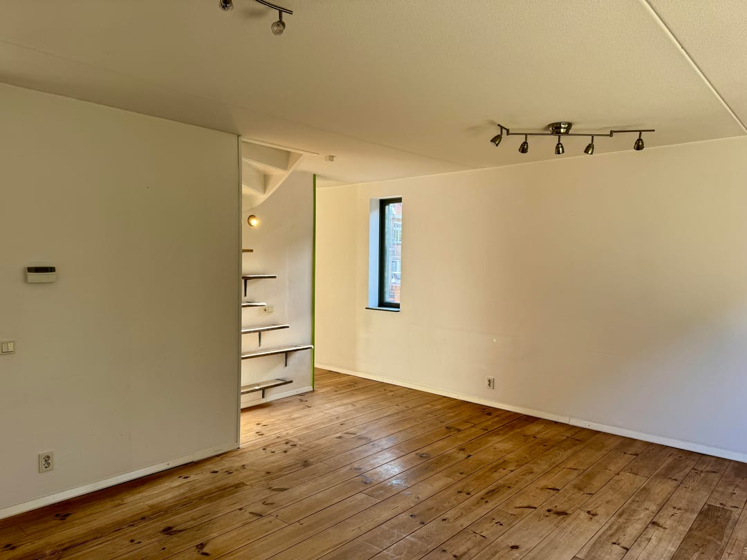 Foto 7 van Mantelmeeuwhof 17