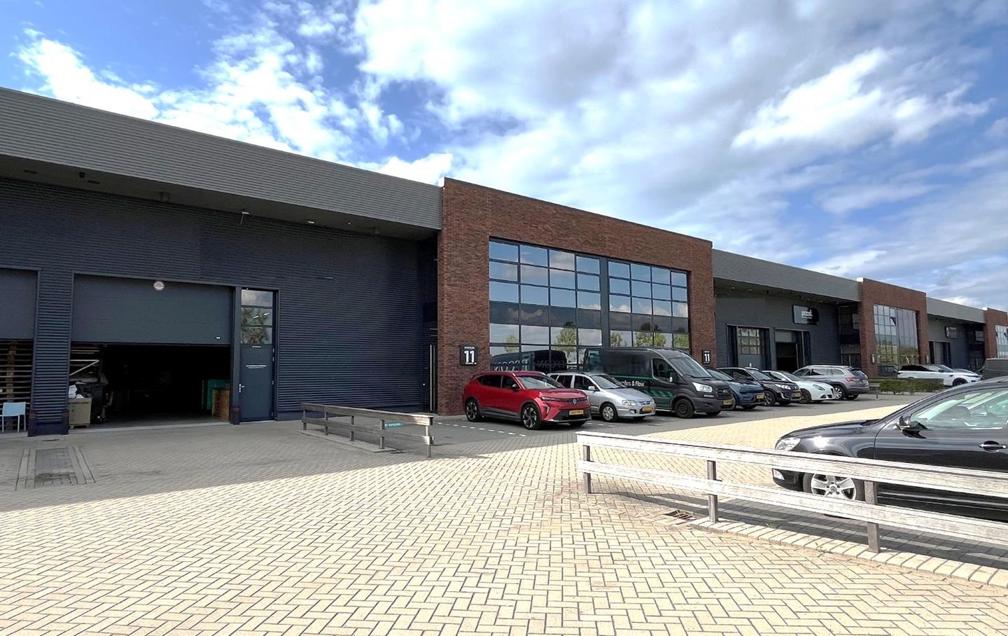 View photo 1 of Hoefslag 11