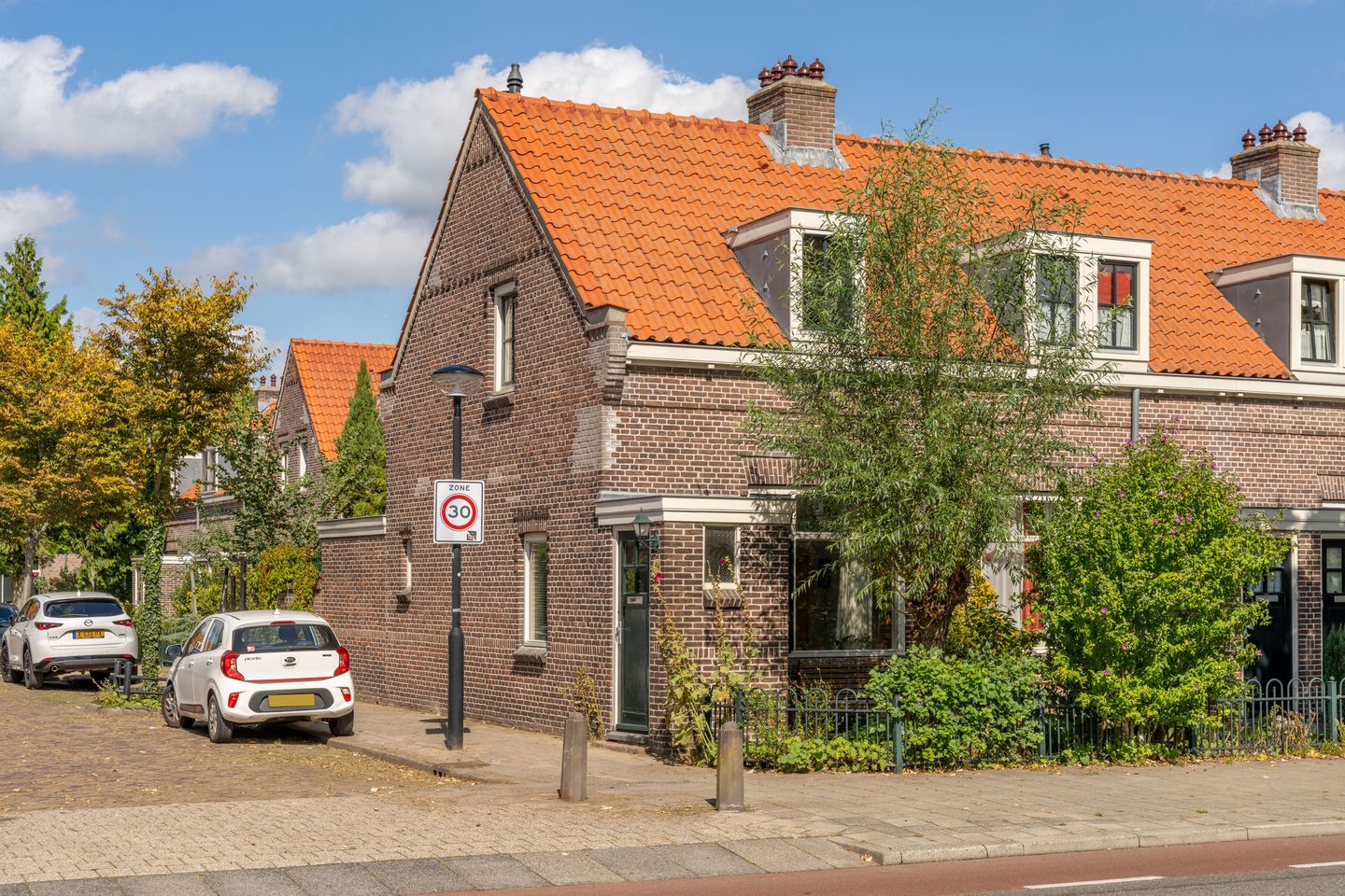 Foto 1 van De Lessepsstraat 64