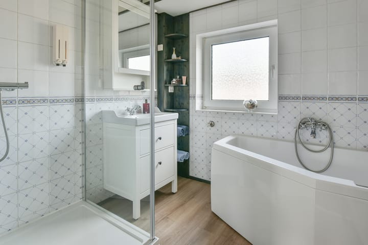 Foto 11 van Johan de Wittlaan 16