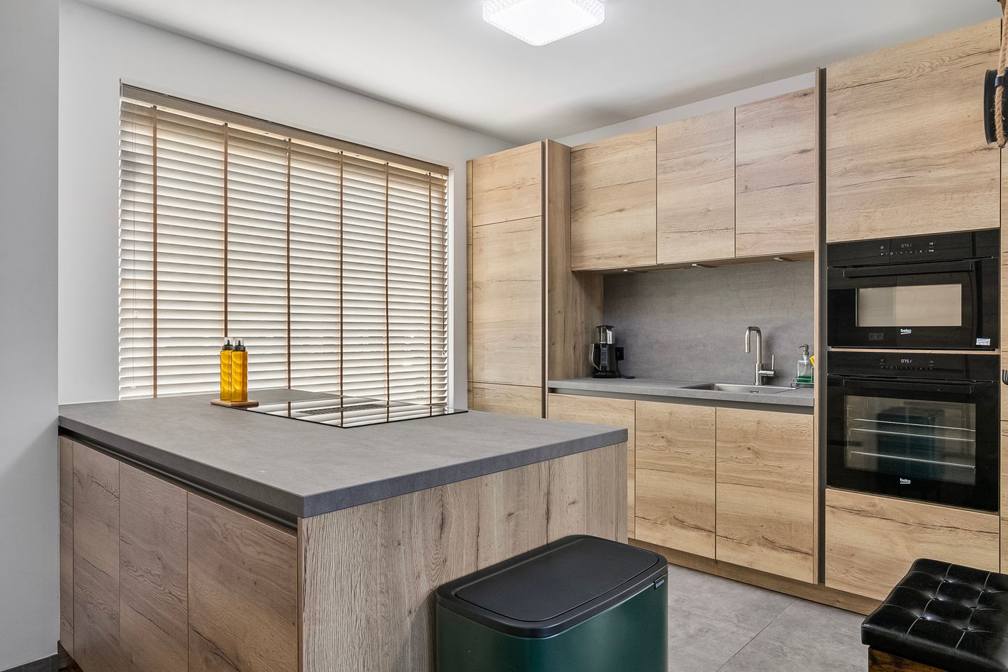 Foto 10 van Van Oosterzeestraat 27