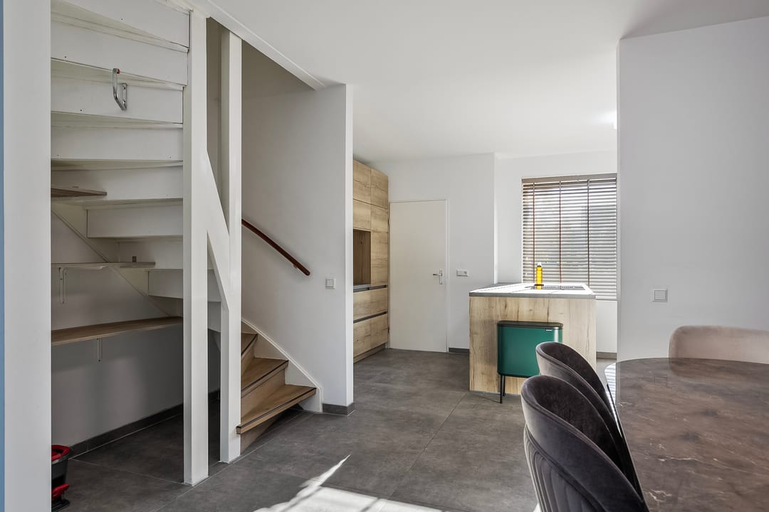 Foto 8 van Van Oosterzeestraat 27