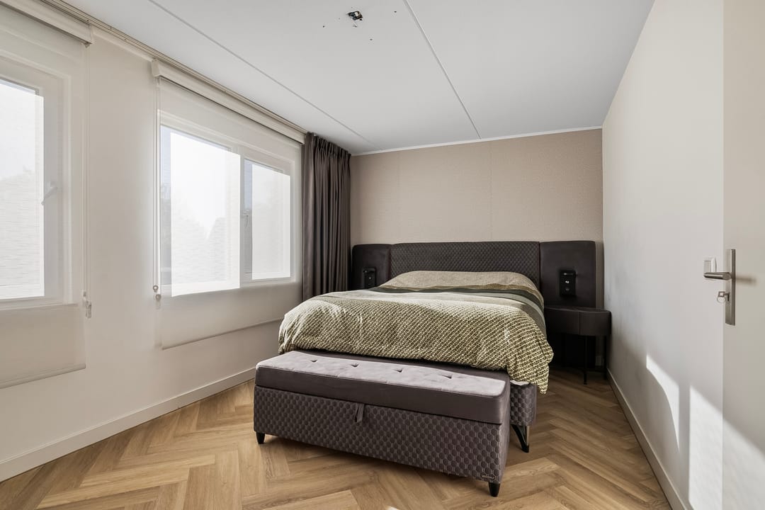 Foto 13 van Van Oosterzeestraat 27