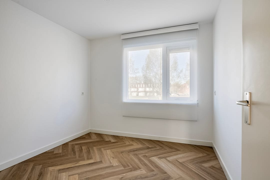 Foto 16 van Van Oosterzeestraat 27