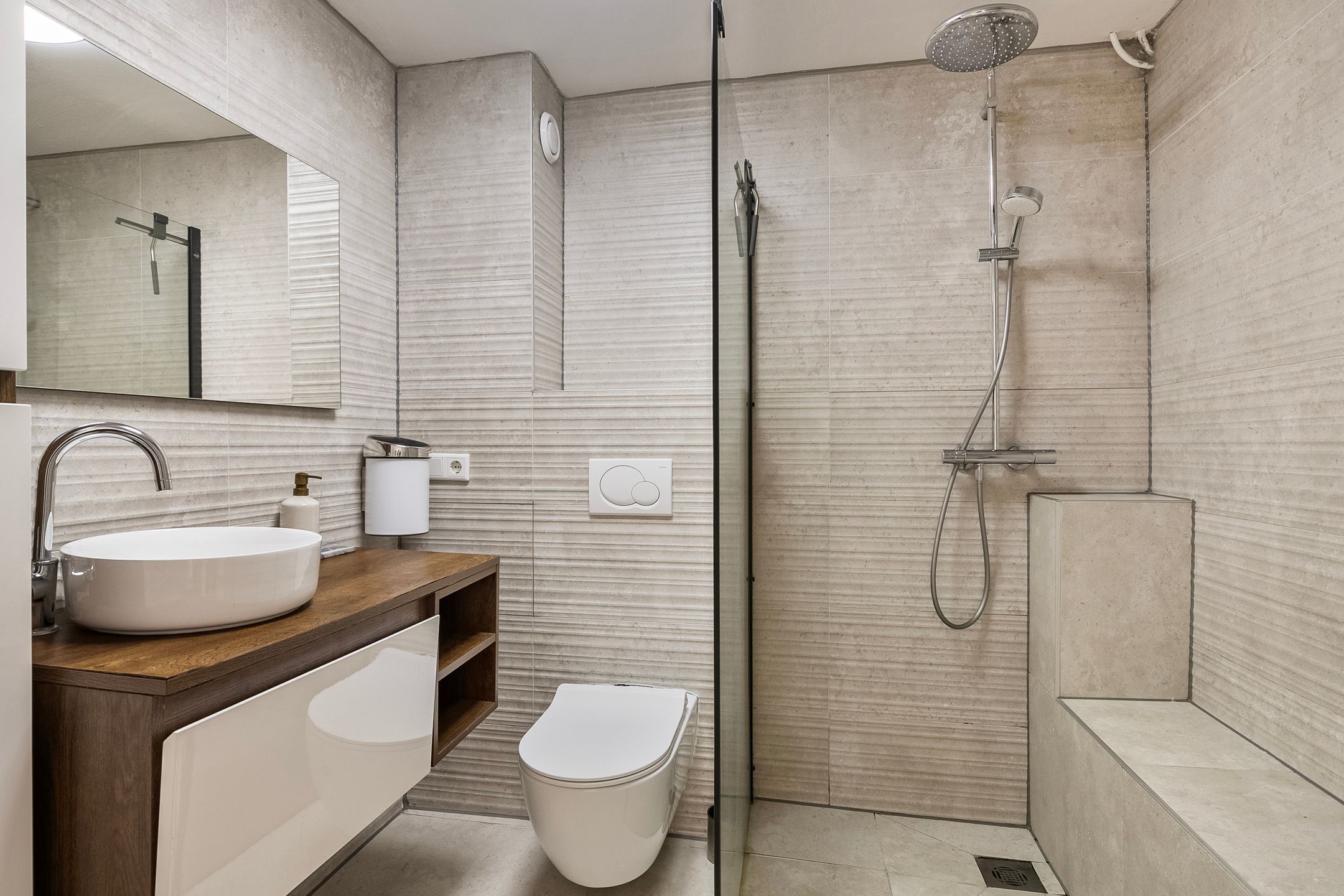 Foto 18 van Van Oosterzeestraat 27