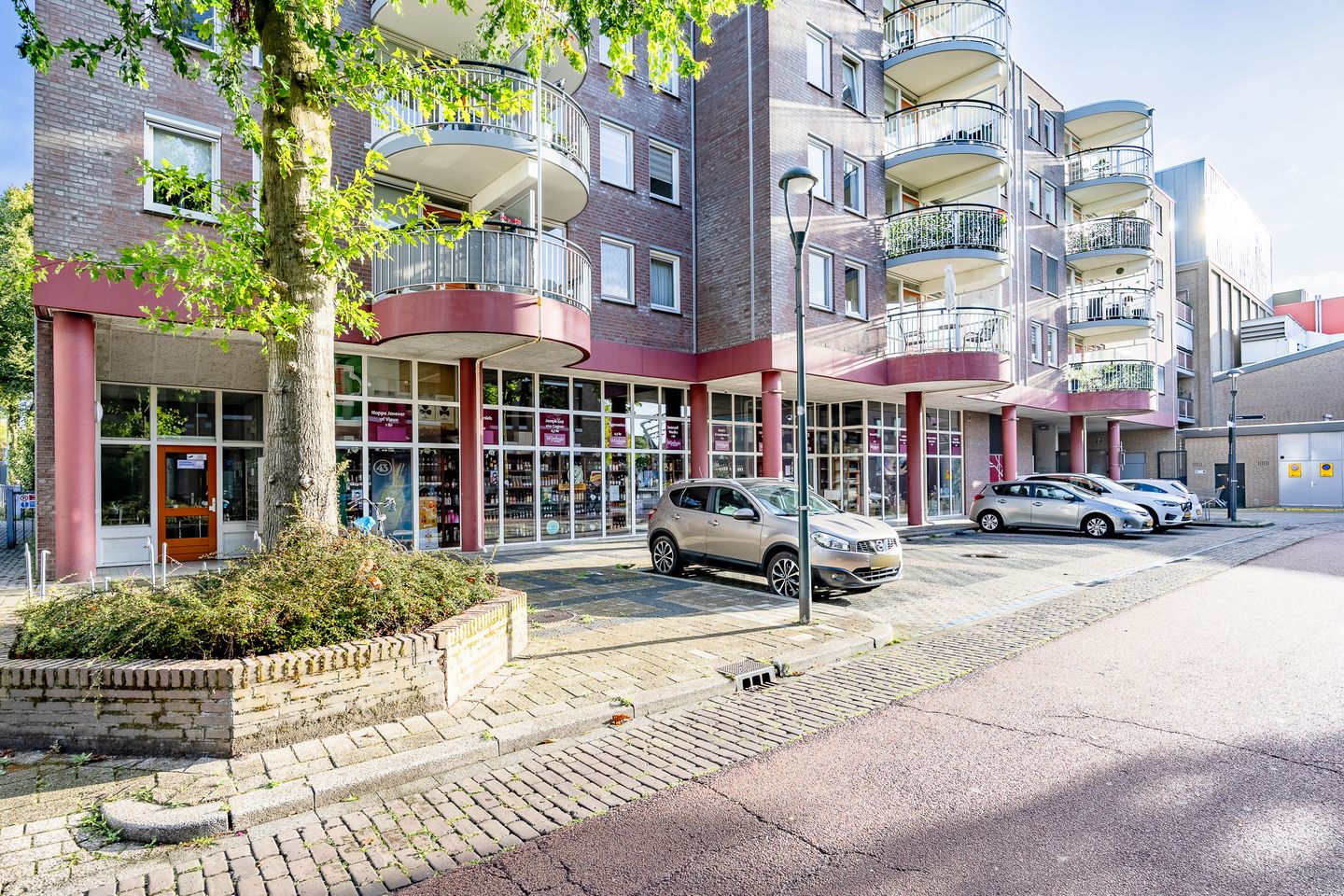 Bekijk foto 1 van Merseloseweg 2-8