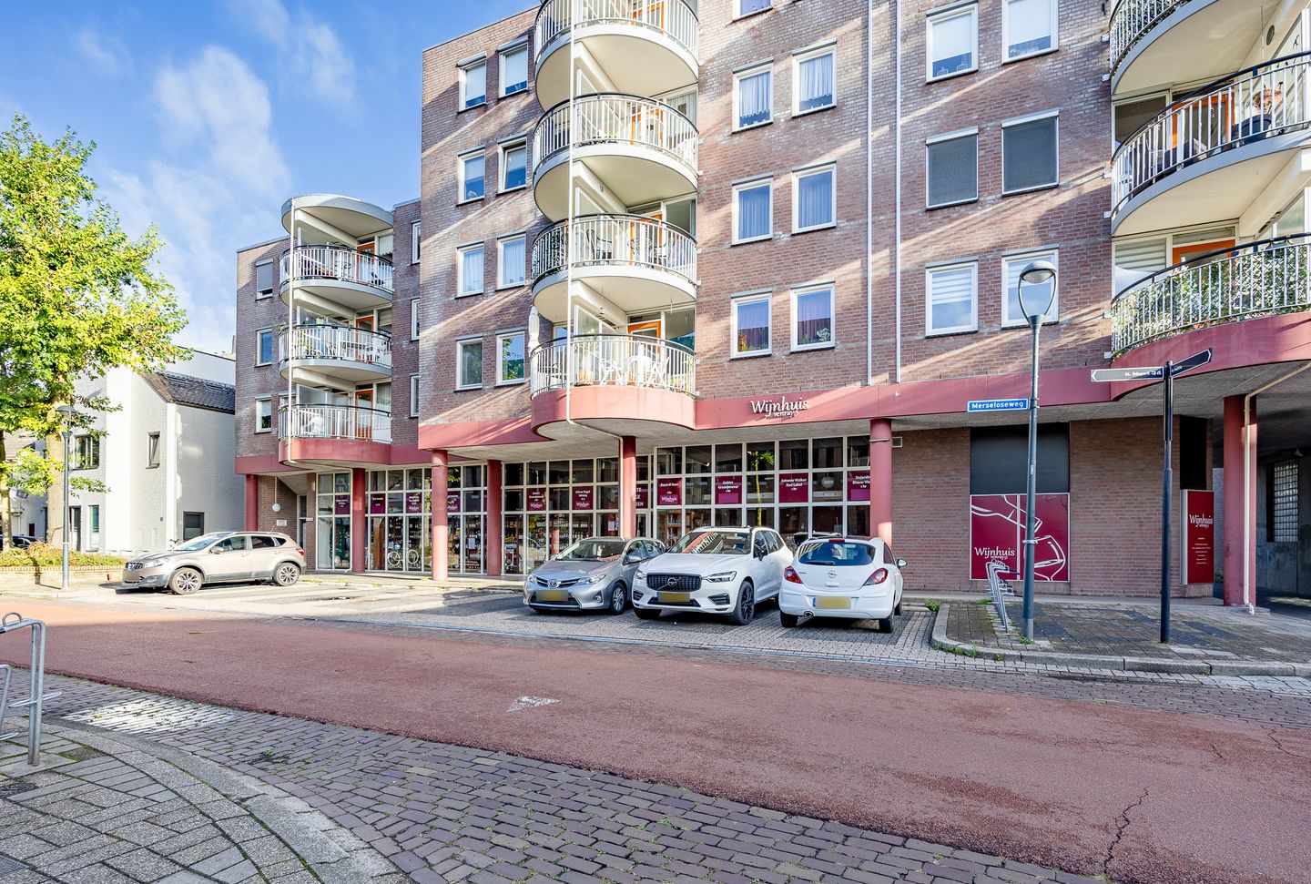 Bekijk foto 2 van Merseloseweg 2-8
