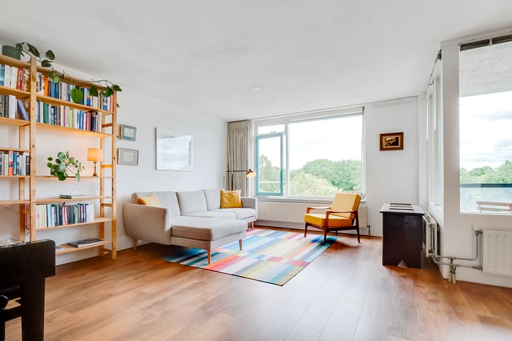 Foto 15 van Aartsbisschop Romerostraat 411