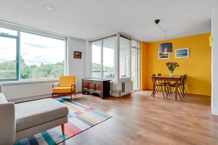 Foto 16 van Aartsbisschop Romerostraat 411