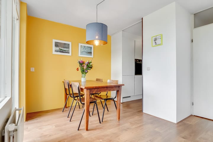 Foto 20 van Aartsbisschop Romerostraat 411