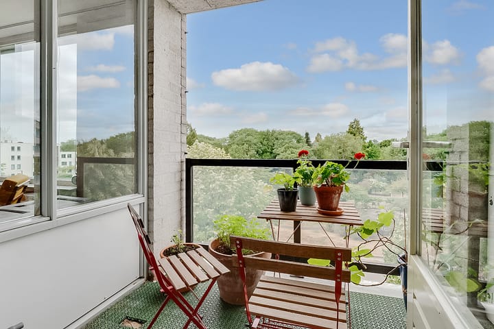 Foto 27 van Aartsbisschop Romerostraat 411