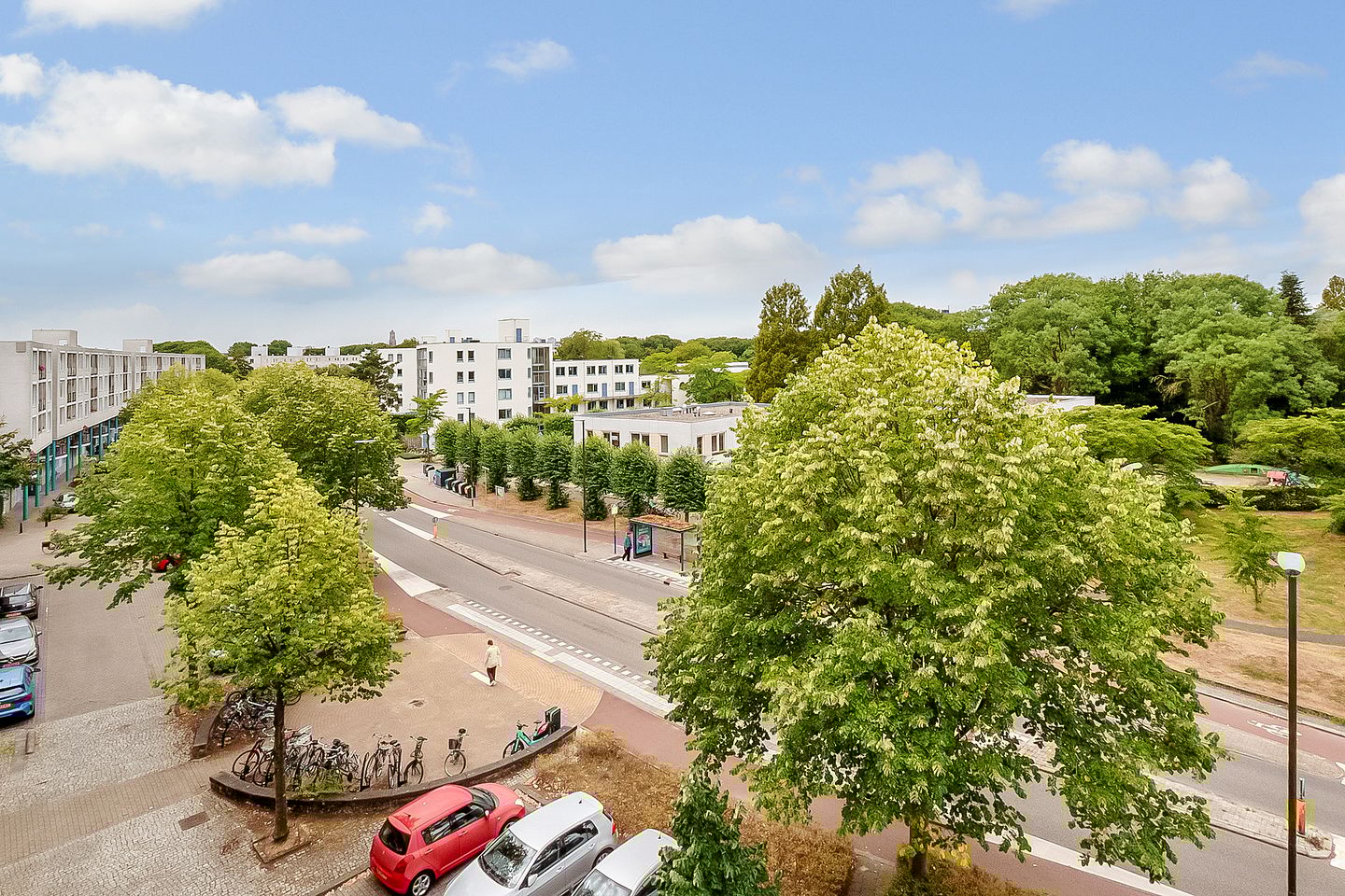 Photo 29 of Aartsbisschop Romerostraat 411