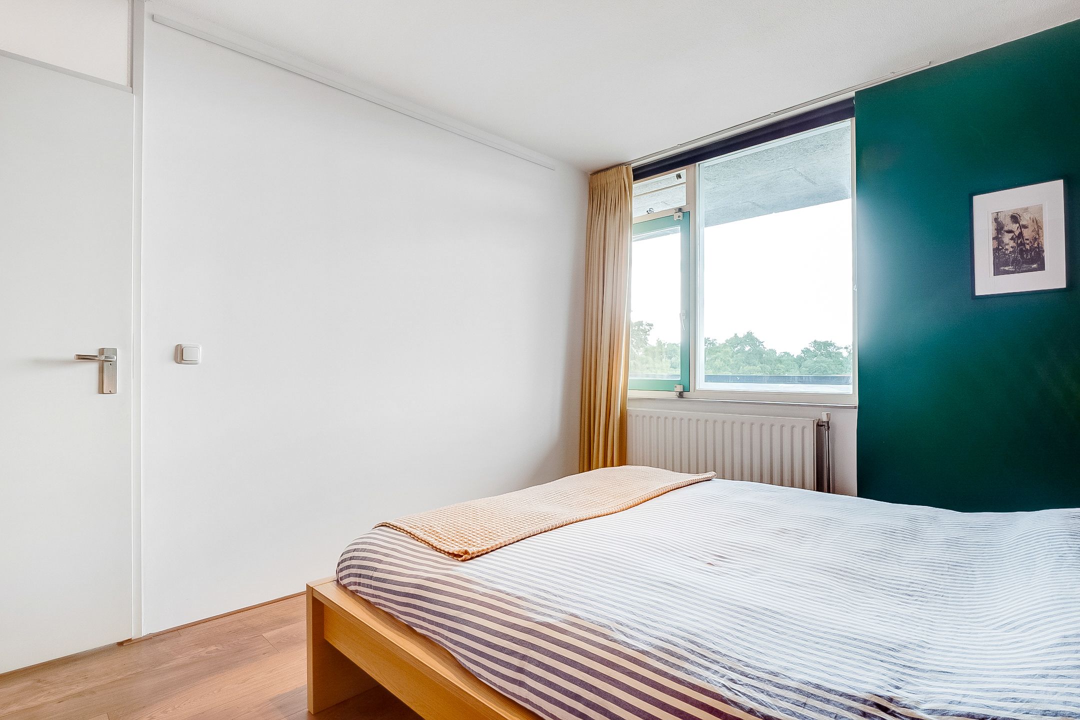 Photo 33 of Aartsbisschop Romerostraat 411