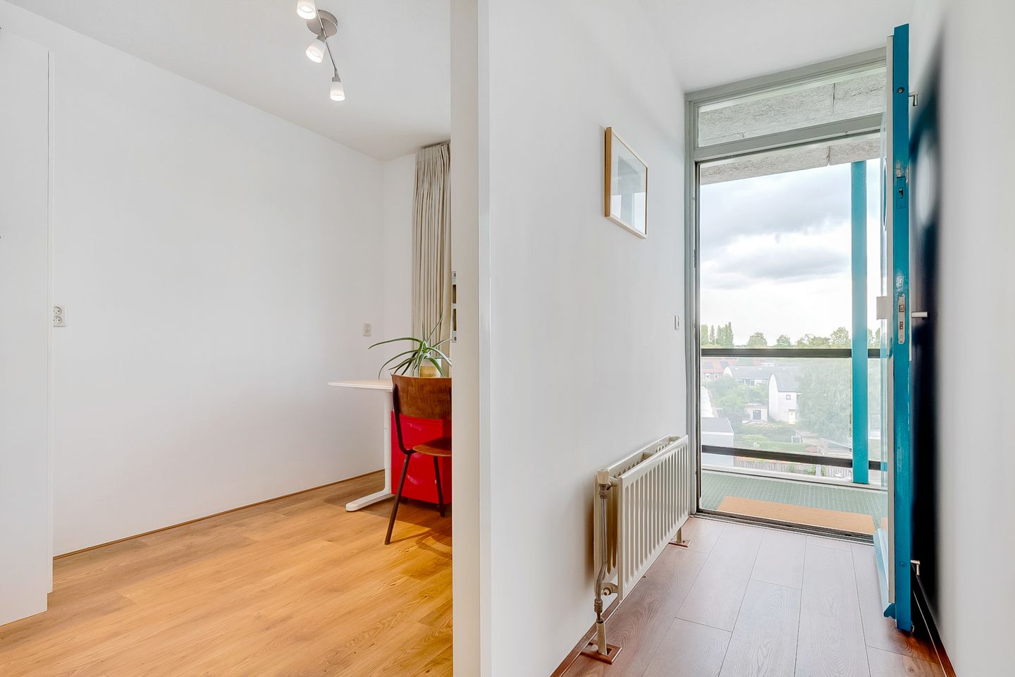 Photo 34 of Aartsbisschop Romerostraat 411