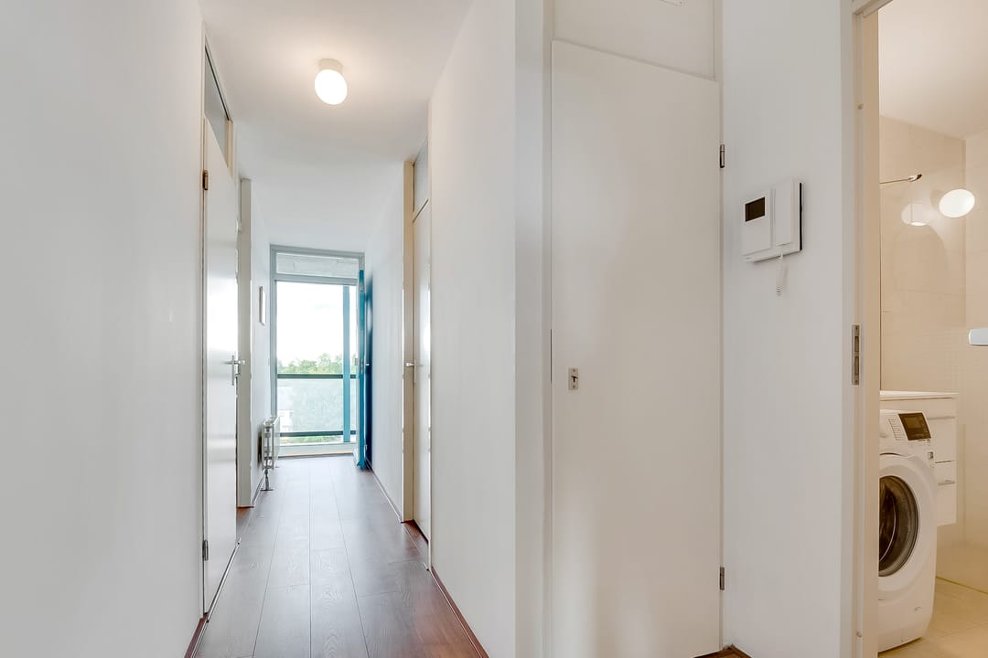 Photo 37 of Aartsbisschop Romerostraat 411