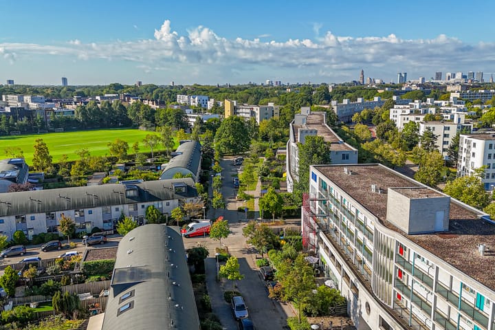 Foto 50 van Aartsbisschop Romerostraat 411