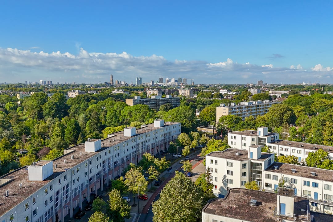 Photo 52 of Aartsbisschop Romerostraat 411